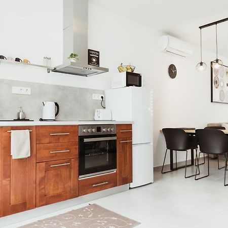 Major11 Apartman - Zsolnay Negyed Pécs Buitenkant foto