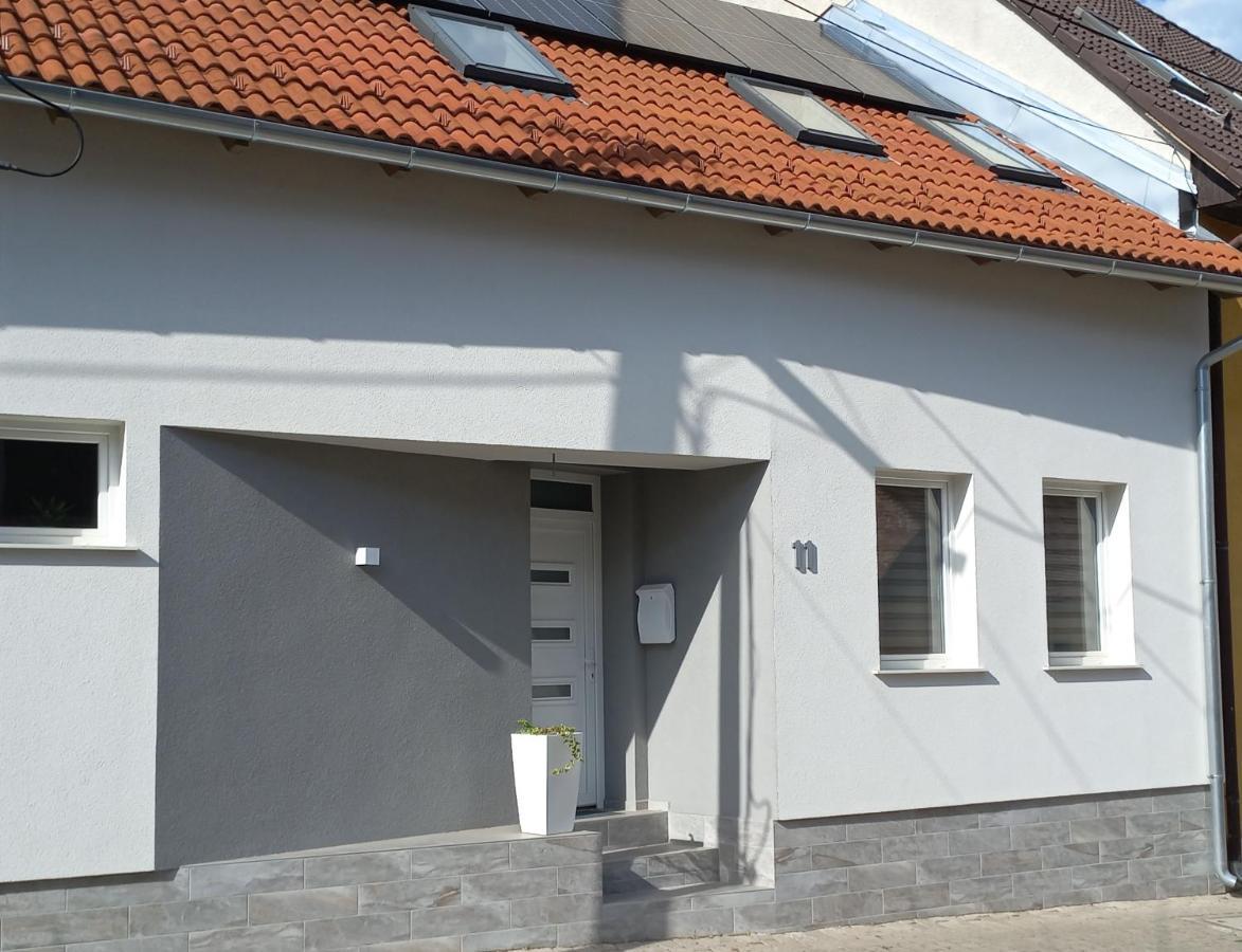 Major11 Apartman - Zsolnay Negyed Pécs Buitenkant foto