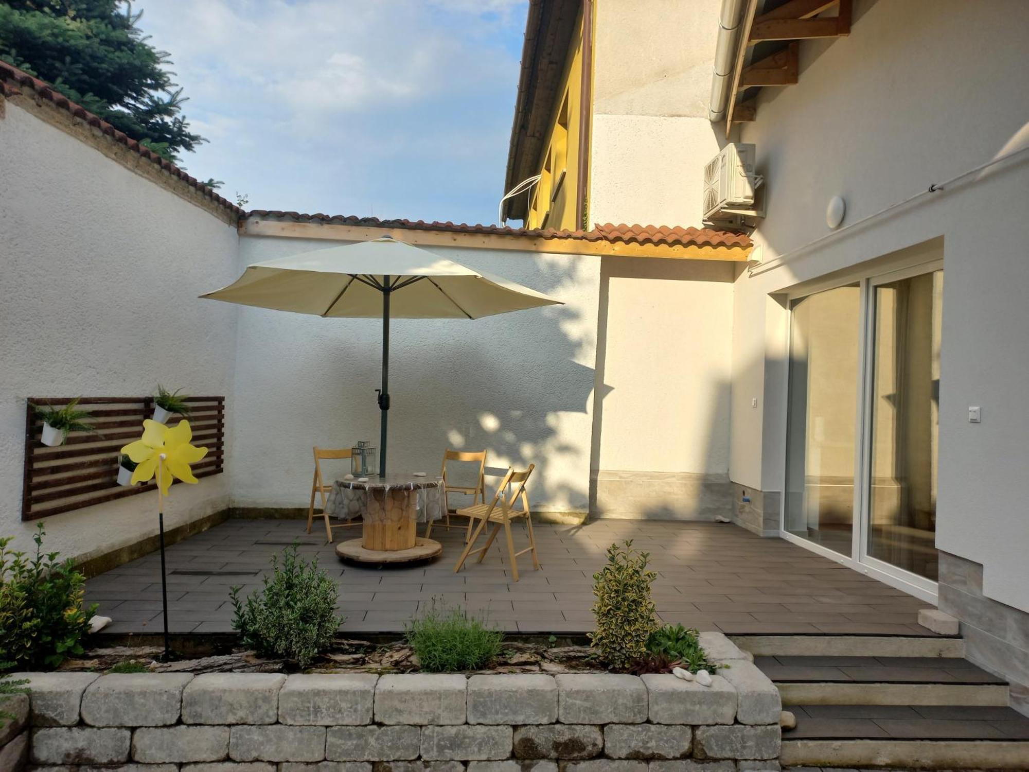 Major11 Apartman - Zsolnay Negyed Pécs Buitenkant foto